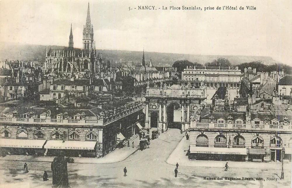 NANCY - La Place Stanislas, prise de l'Hôtel de Ville — Maison des Magasins Rbarts, édit., Nancy - Vorderseite