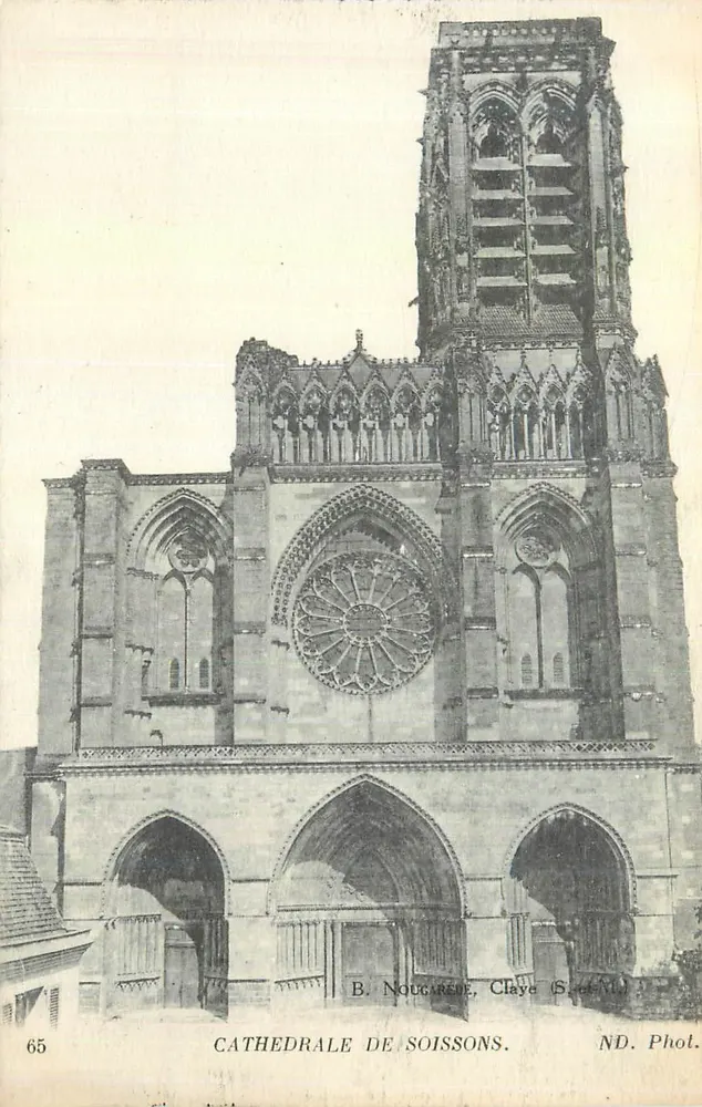 Catedral de Soissons — vista da fachada gótica com roseira — B. Nougarède, Claye (S.-et-N.) - Frente