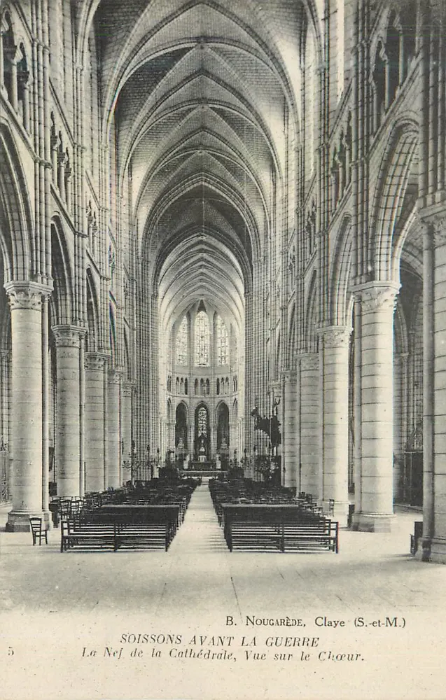 Soissons — Nave der Kathedrale, Blick auf den Chor — B. Nougarède, Claye (S.-et-M.) - Vorderseite
