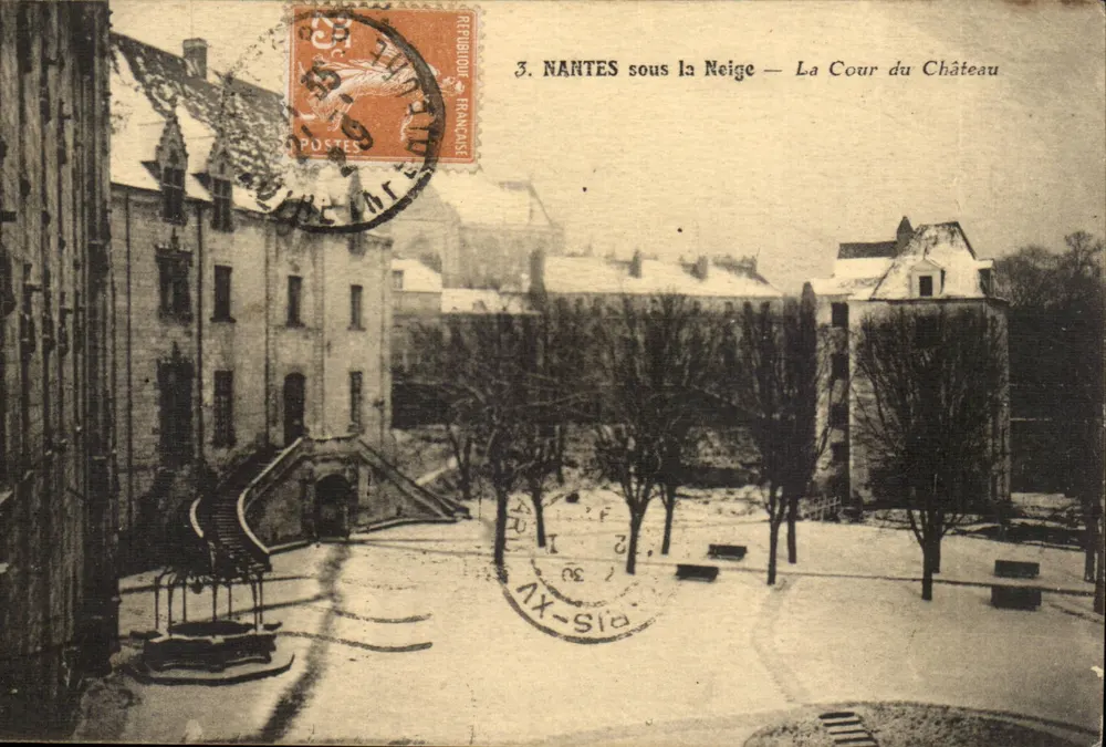NANTES sous la Neige — La Cour du Château — J. NOUVEL Éditeur, n°3 - Recto