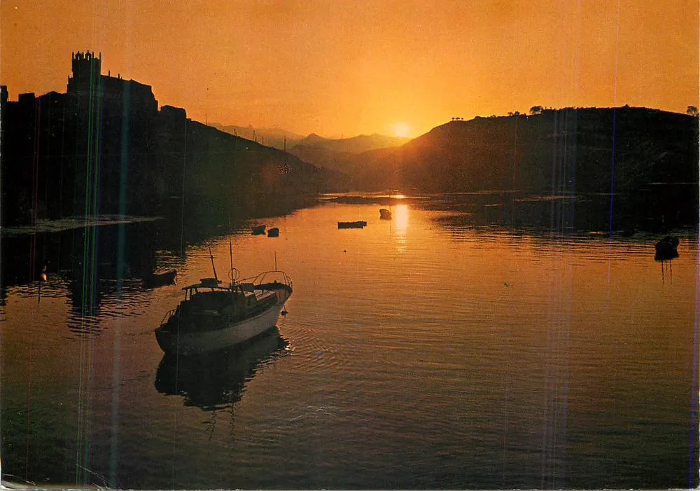 San Vicente de la Barquera — The Bay (Sunset) — Garcia Garrabella y Cía. - Front