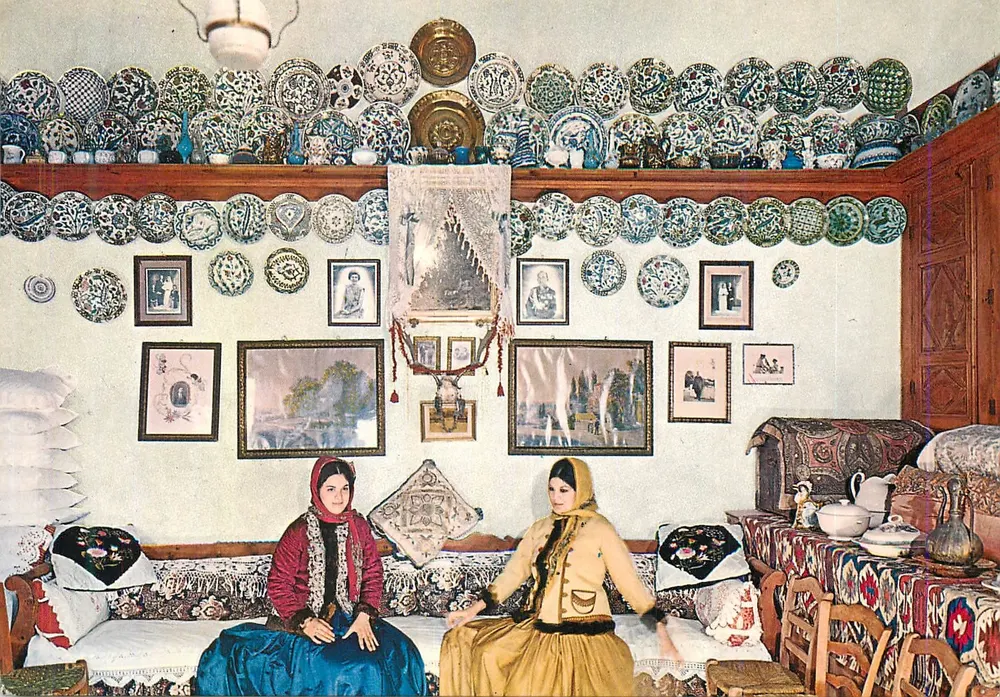 Lindos — Interior of an old house — Publisher ELAFOS, no. 261 - Front