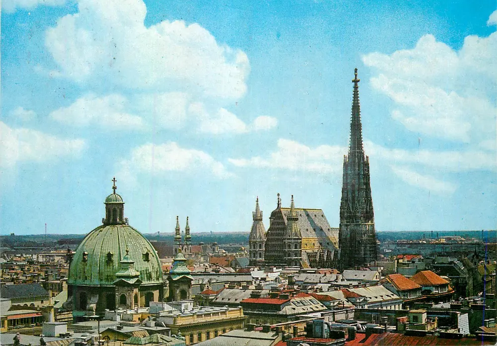 Vienna — Panorama con la cattedrale di San Stefano — Verlag Richard Platsch & Co. KG, n° 46174 - Recto