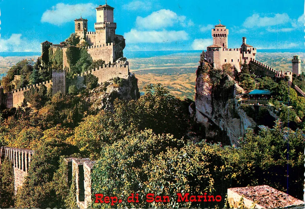 Repubblica di San Marino — Panorama delle tre torri — Ed. La Souvenir - Recto