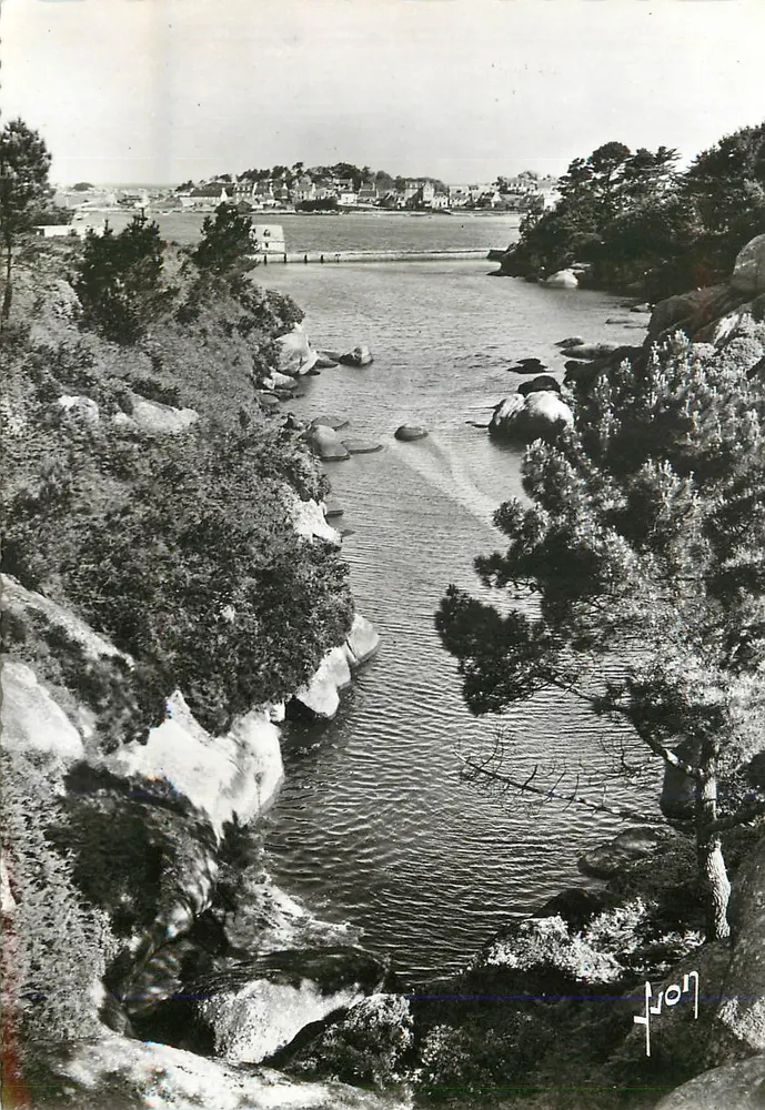 Vallée du Traouïéros — PLOUMANAC'H-en-PERROS-GUIREC — Éditions d'Art - Recto