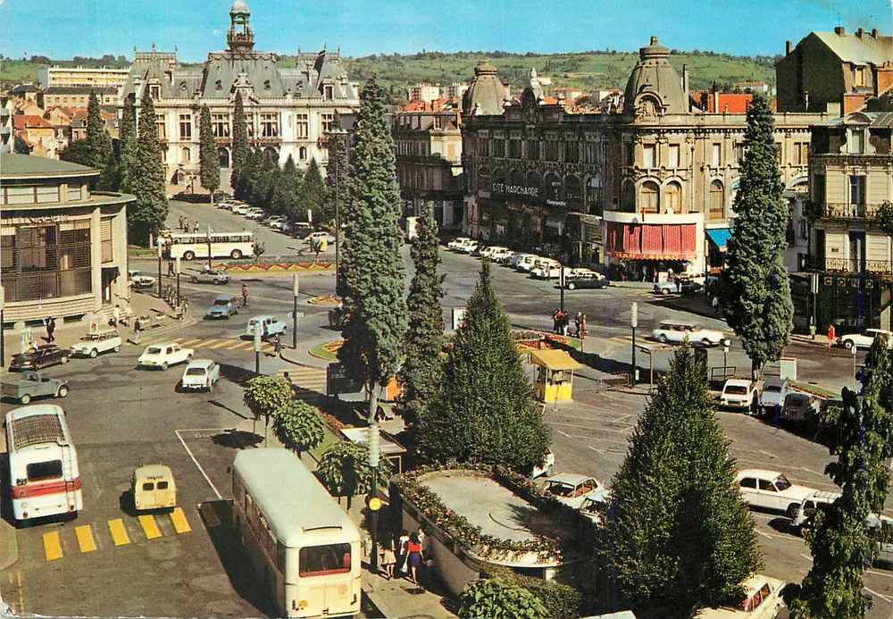 Vichy — Plaza del Ayuntamiento — editor desconocido, n° 133 - Anverso
