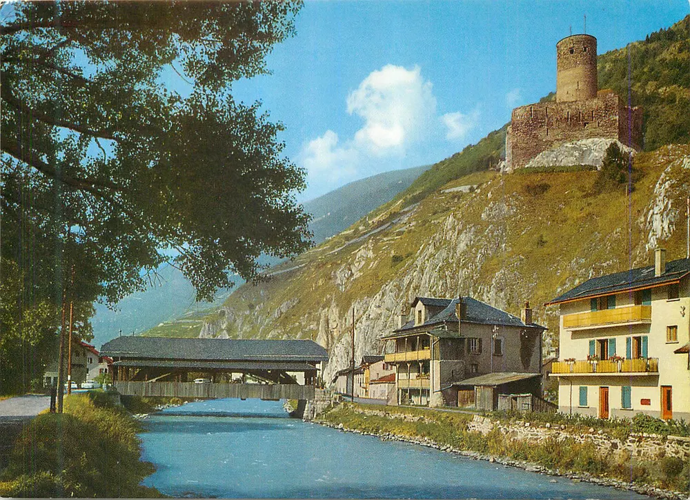 Martigny, pont coberto e castelo de La Bâtiâz — Edição Datellay, n° 30002 - Frente