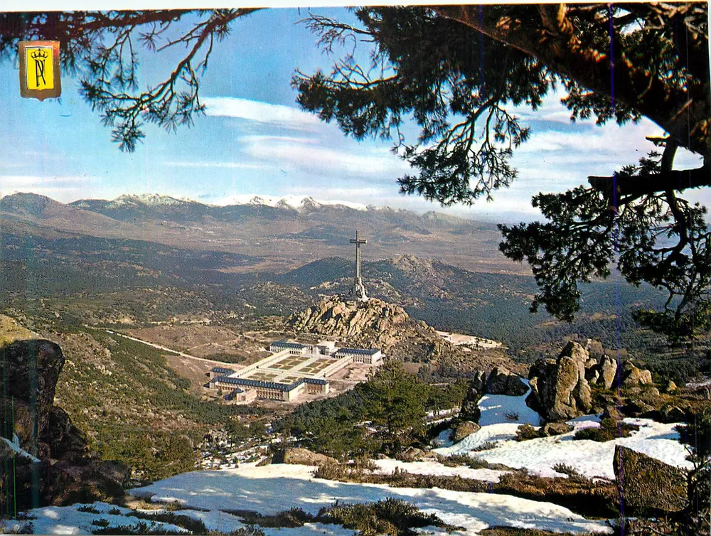 Santa Cruz del Valle de los Caídos — vista panorâmica — Editorial Patrimonio Nacional, N° 60 - Frente