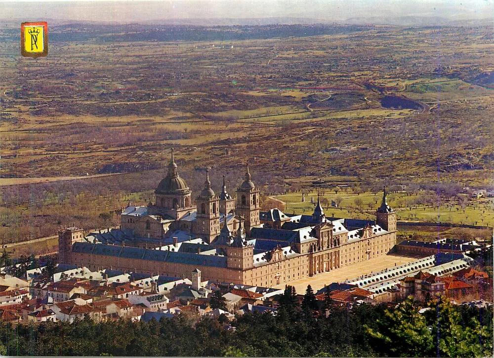 El Escorial — Vista geral — Editor Patrimoine National - Frente