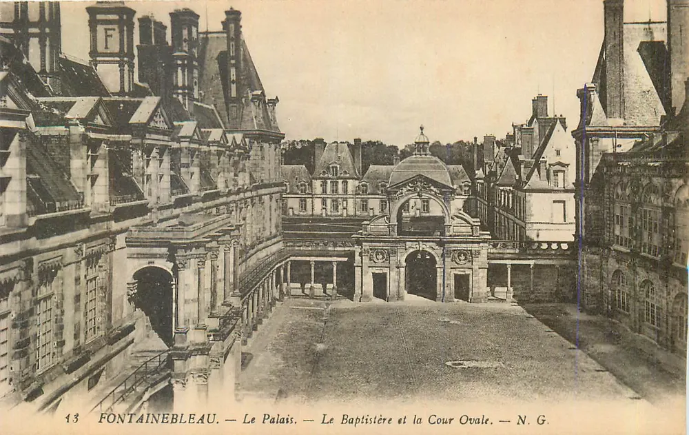 Fontainebleau — Das Schloss — Der Taufbau und der ovale Hof — N.G. - Vorderseite