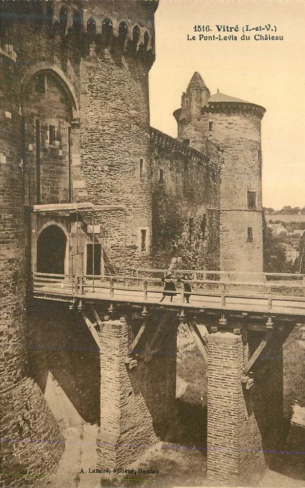 Vitré (Ille-et-Vilaine) — O Pont-Levis do Castelo — A. Lamiré, editor, Bannes - Frente