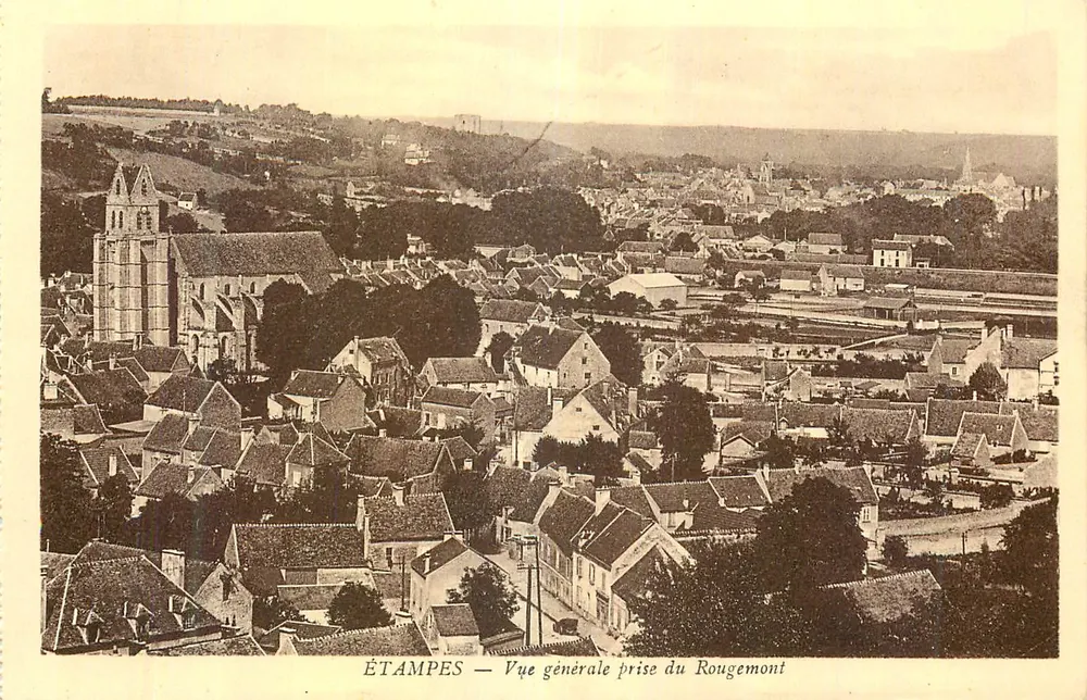ÉTAMPES — Vue générale prise du Rougemont - Front