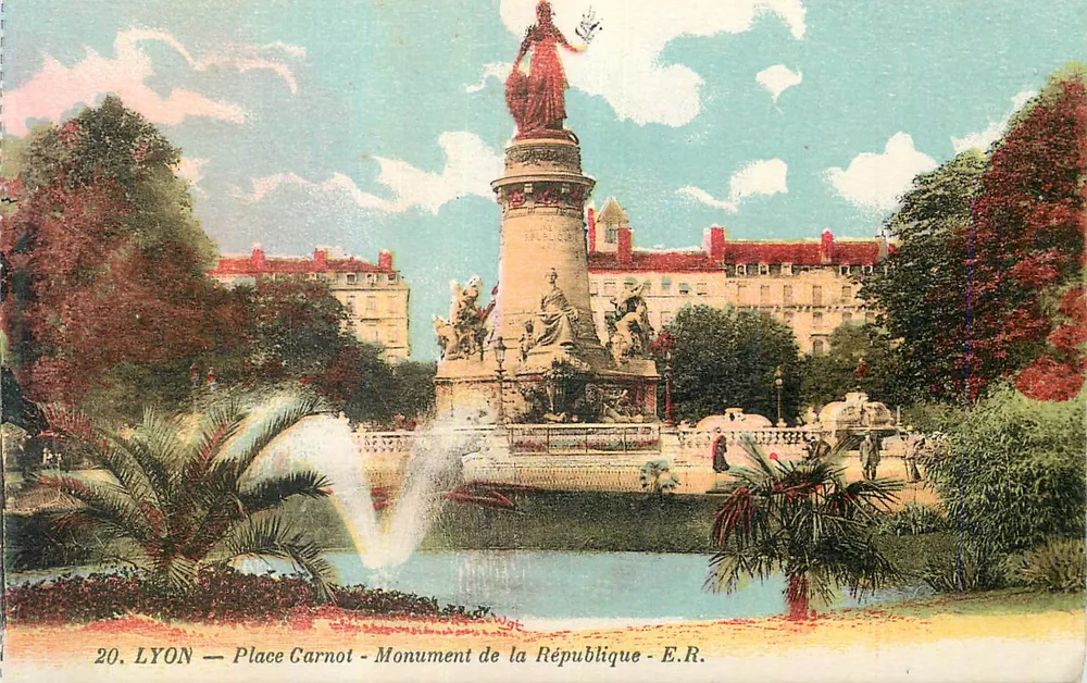 LYON — Piazza Carnot — Monumento alla Repubblica — E.R. - Recto