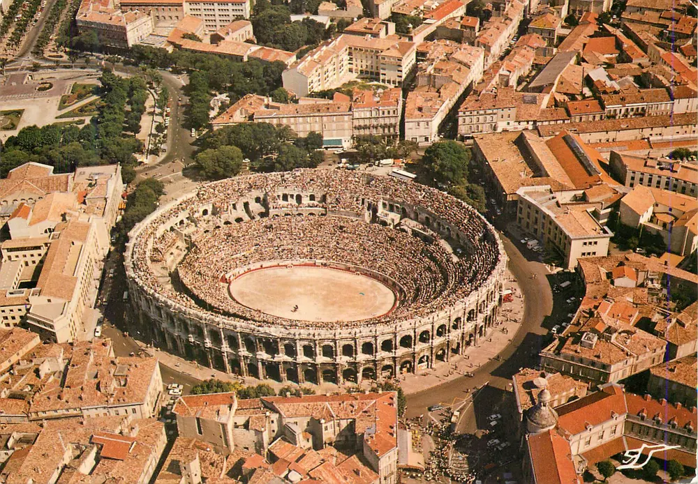 As Arenas Romanas (1º século) — Nîmes (Gard) — Editor: Éditions de Diffusion B.P. 104 - 13317 Marseille - Frente