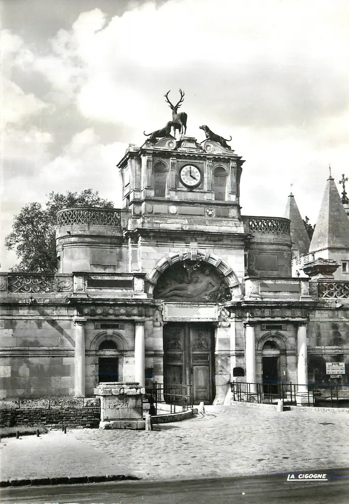 Portal do castelo de La Cigogne — Anet (Eure-et-Loir) — Edições La Cigogne - Frente