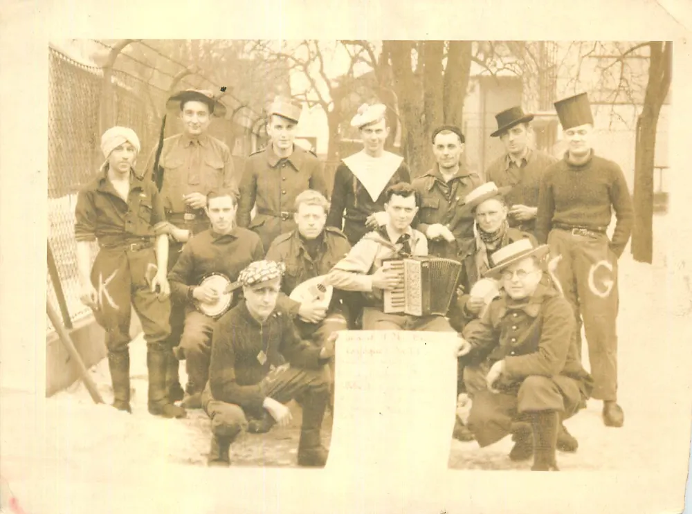 Grupo de músicos militares — KKG No.11 — Bruxelas - Frente