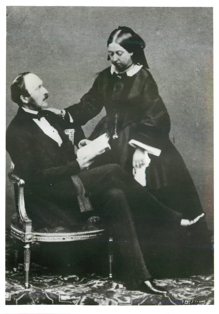 Königin Victoria und Prinz Albert — Photographie von Mayall, um 1860 — Victoria and Albert Museum, L.72 - Vorderseite