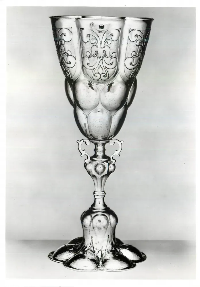 Coup de verre argenté — epoca media del XVII secolo — Victoria and Albert Museum, M.102 - Recto