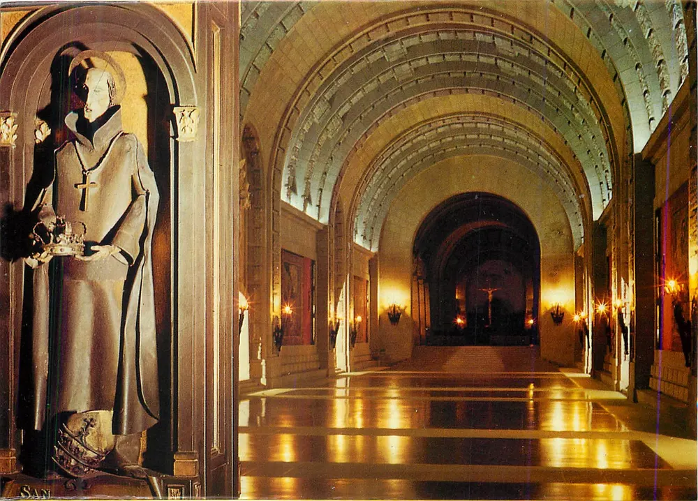 Santa Cruz del Valle de los Caídos — Crypte-Basilique — Éditeur Editorial Patrimonio Nacional - Recto