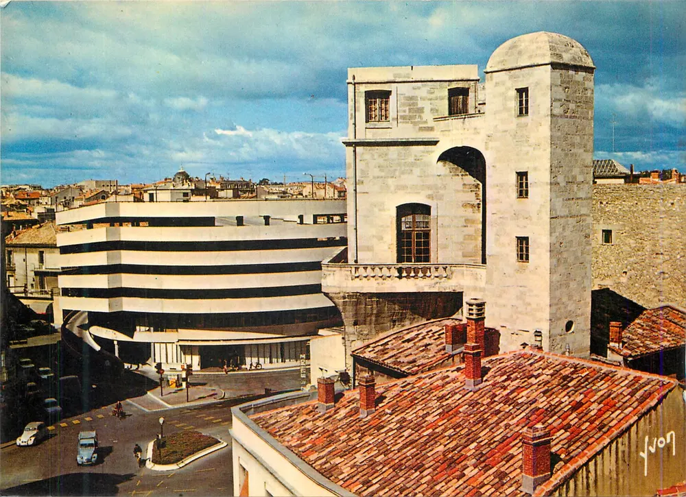 Montpellier — Torre da Babotte (séculos XII e XIII) e Halle-parking Laissac — Edições de Arte Yvon - Frente