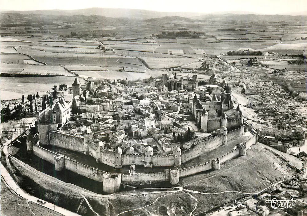 Carcassonne — Vista geral da Cidade — Combier Imp. Maccon (S.-et-L.) - Frente