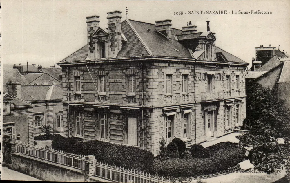 Saint-Nazaire — La Sous-Préfecture — Éditeur : Paul Joubief, n° 1068 - Recto