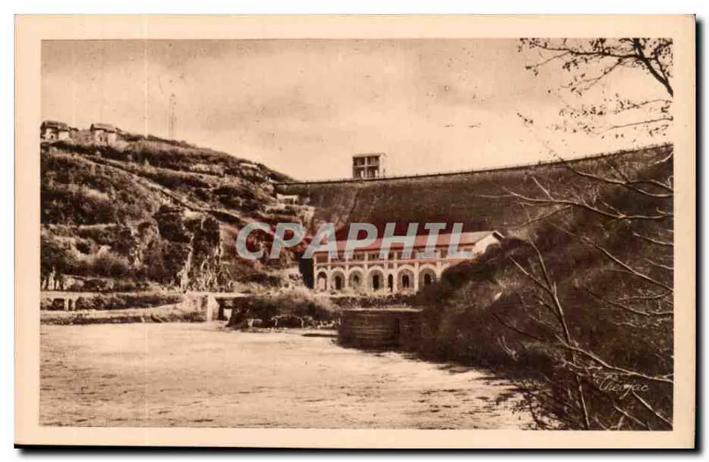 Barragem de Eguzon — Vista do leito inferior — Les Éditions Modernes » - Limoges - Frente