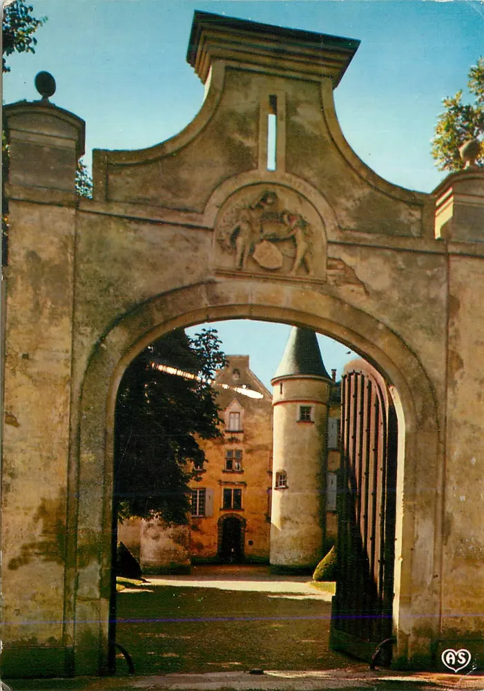 Castelo de Varvasse — Puy-de-Dôme — Éditions du Lys - Frente