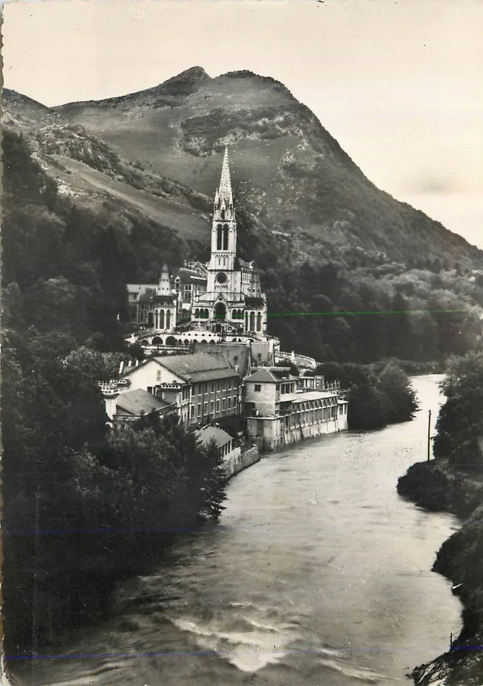 LOURDES — A Basílica e o Gave — Edição P. DOUCET, Cité Albert Ier, Lourdes - Frente