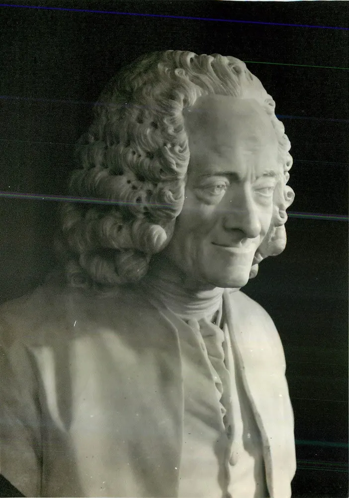 Buste de Voltaire — Musée du Louvre — Pavillon de Flore — J.A. Houdon (1741-1828) — 1778 - Recto
