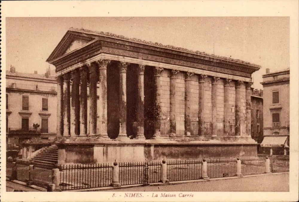 Nîmes - A Maison Carrée — editor Phototypie Gambier, n°8 - Frente