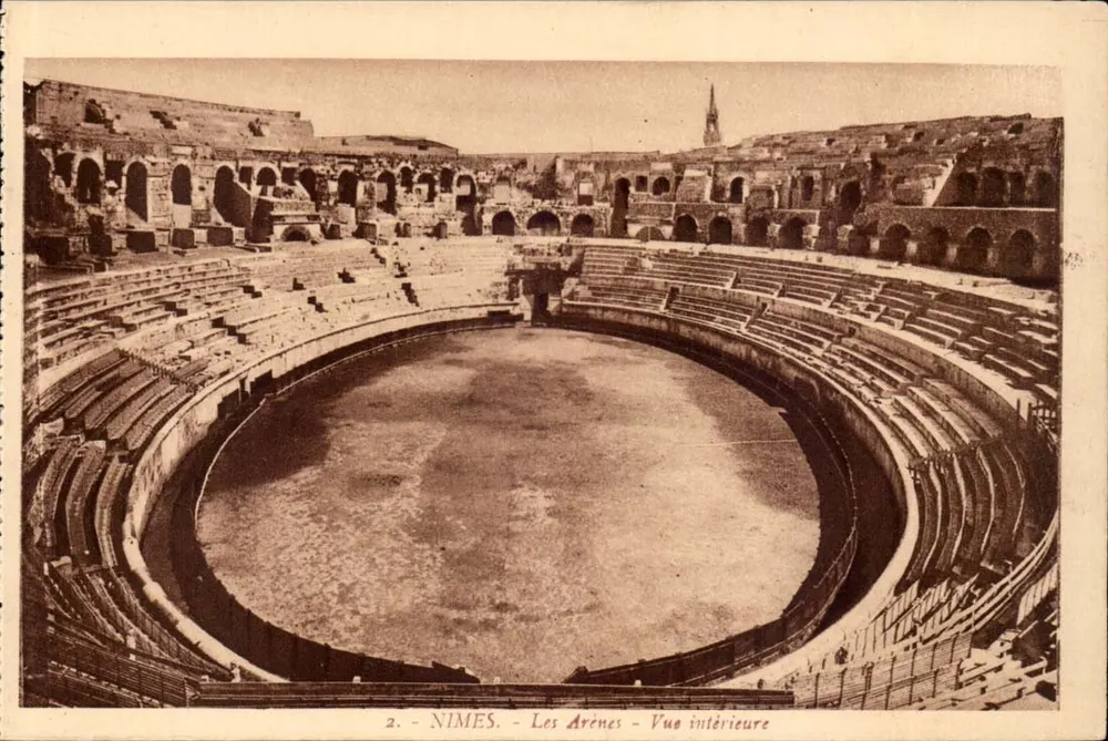 Nîmes - Les Arènes - Vista interna — série 2 — Fototipia Combry, Mâcon - Frente