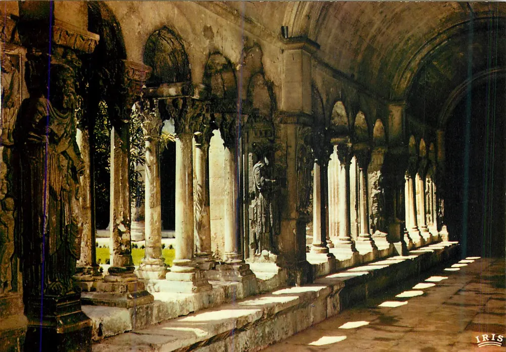 Cloître de Saint-Trophime — Arles — Éditeur IRIS - Recto