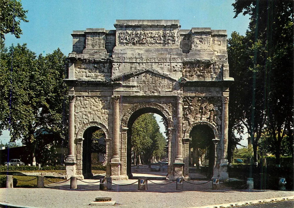 Orange - L'Arc de Triomphe (vestige de la Gaule Romaine) — Éditions S.E.P.T. - NICE - Recto