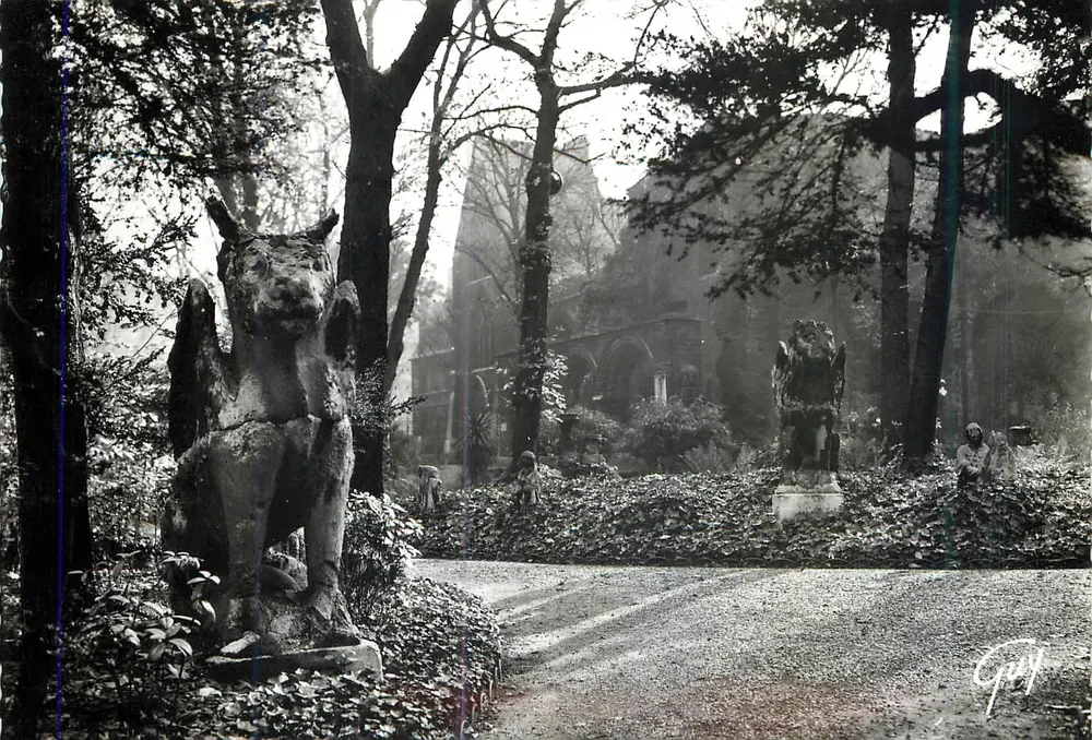 Museu de Cluny — Os jardins — André LECOMTE, Paris - Frente