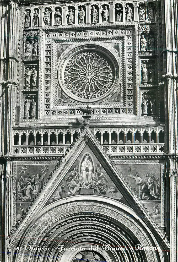 Ovieto - Facciata del Duomo - Rosone - Frente