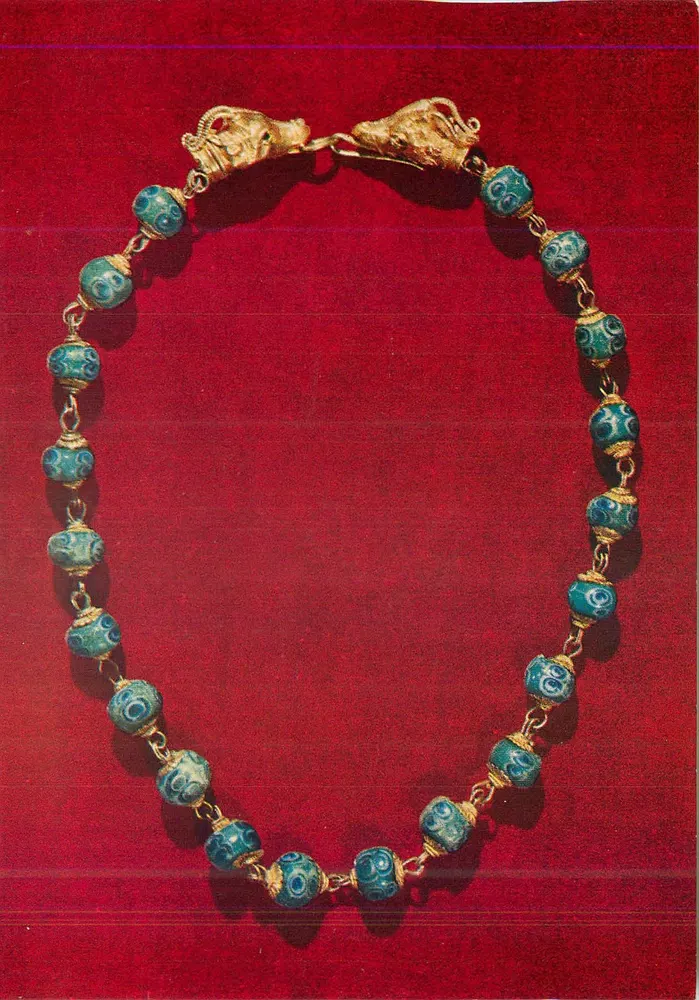 Etrusker-Kette — Gold und Glasperlen — Königliche Museen für Kunst und Geschichte, Brüssel - Vorderseite