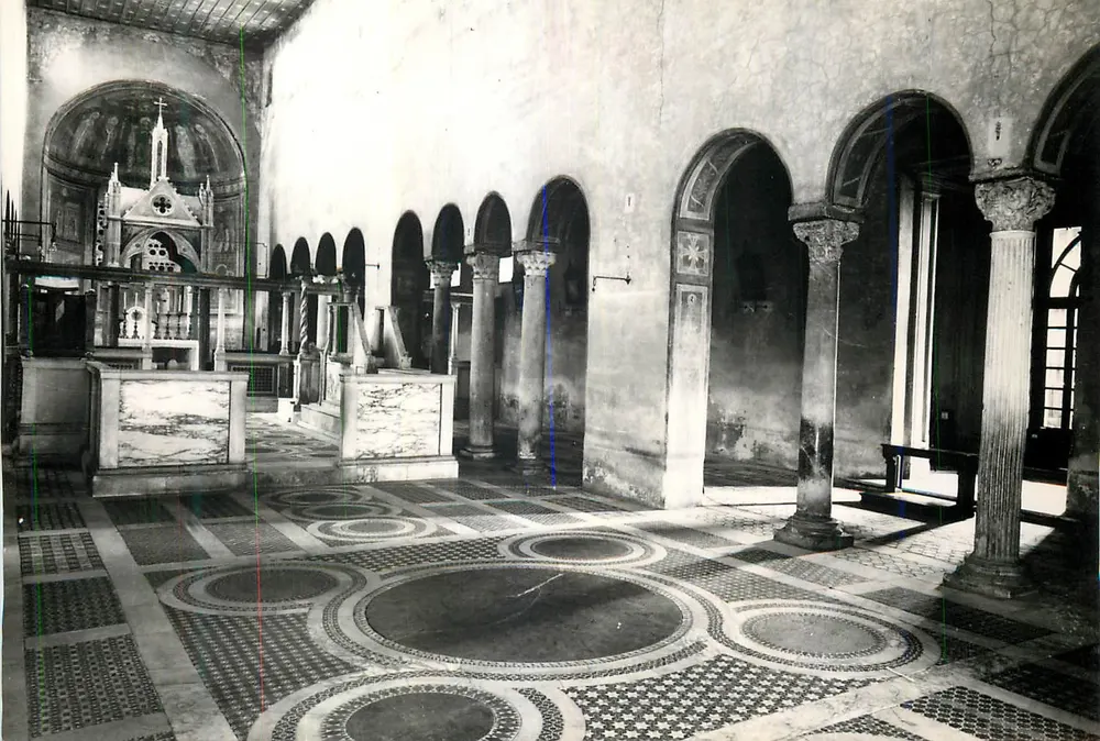 Basilique de S. Maria in Cosmedin — XIIe siècle — Photo Giordani - Recto