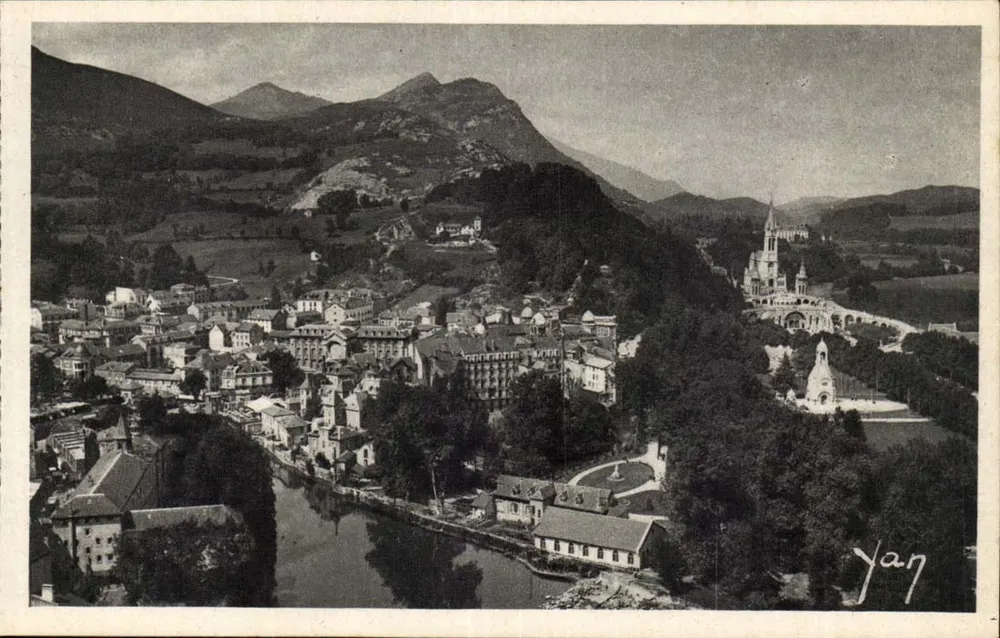 Lourdes — Allgemeiner Blick vom Festungsschloss — Edition E. Chambert - Vorderseite