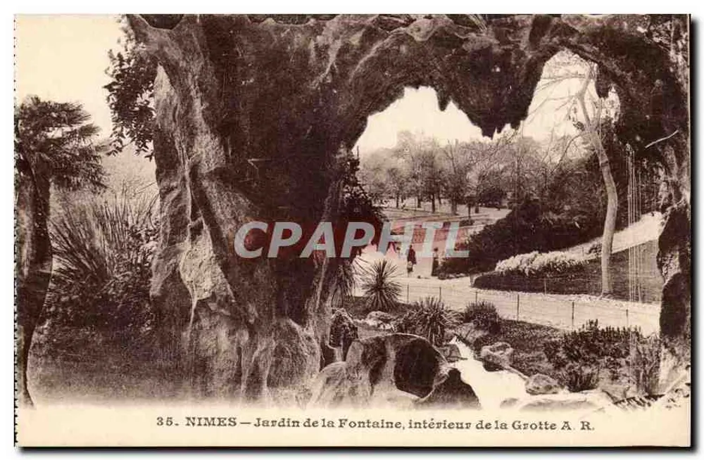 Nîmes — Garten der Fontaine, Innenraum der A.R.-Höhle — n°35 - Vorderseite