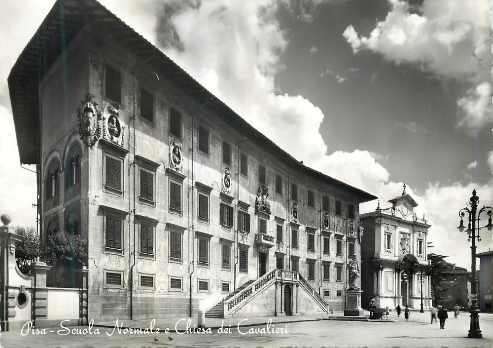 Pisa — Scuola Normale i Kościół Rycerzy — widok architektoniczny - Awers