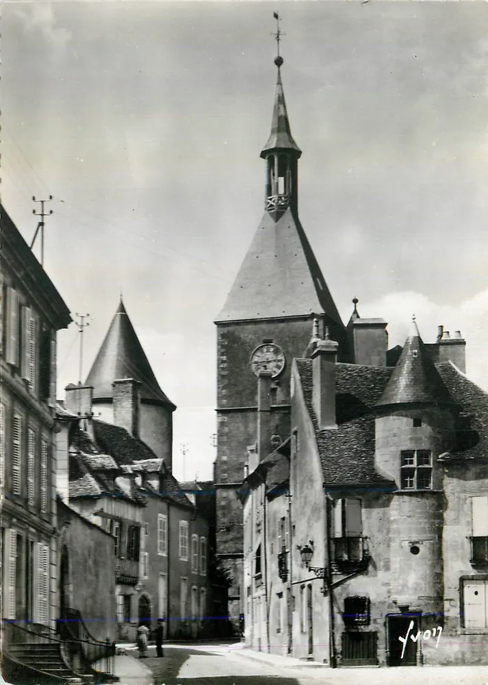 Église Saint-Pierre — Tour de l'horloge — F. Voir 17 - Recto