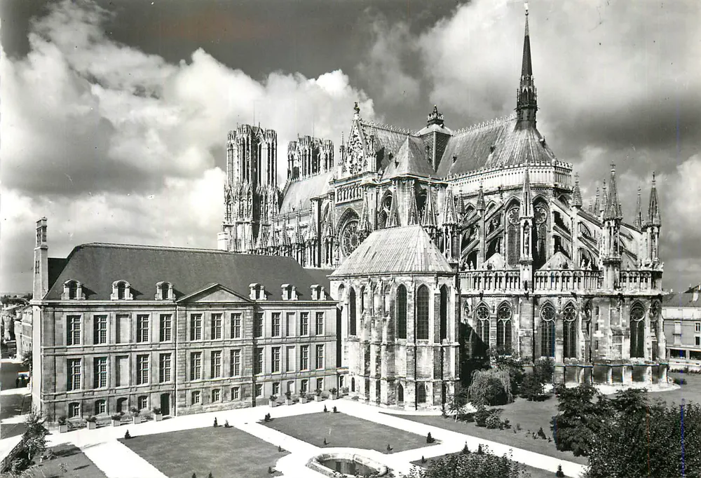Catedral Nossa Senhora de Rouen — vista panorâmica — editor desconhecido - Frente