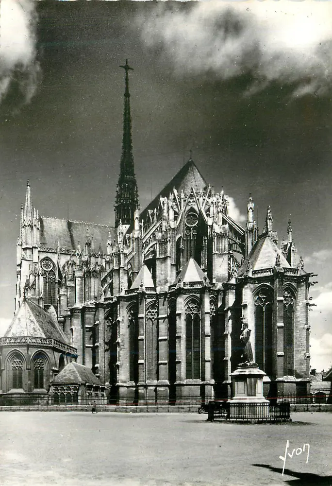 Catedral de Nossa Senhora de Rouen — vista geral — J. Von — n° 107 - Frente