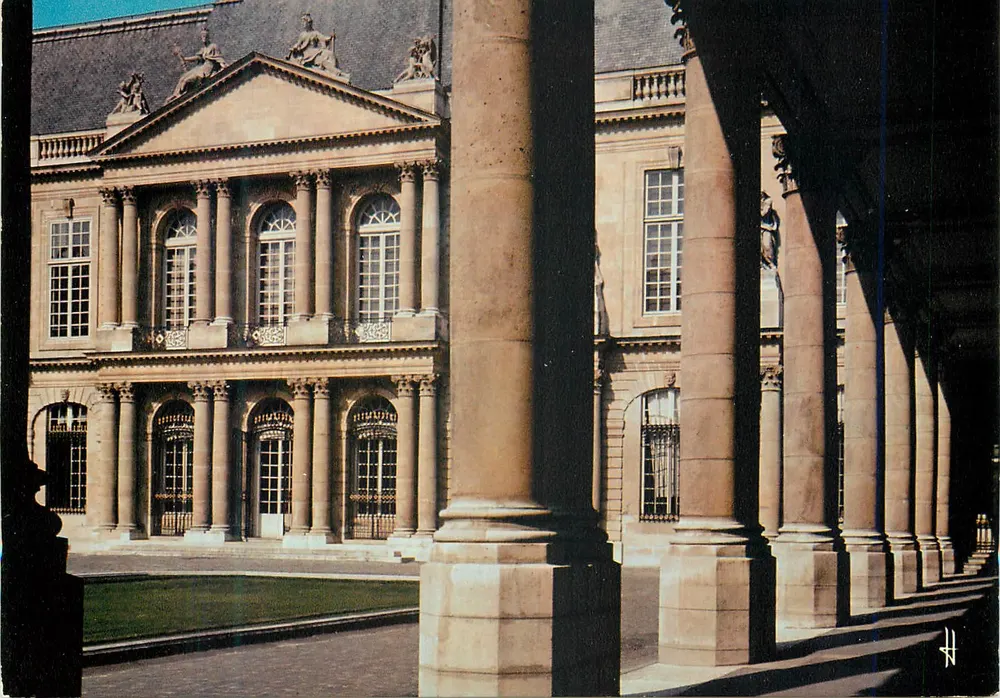 Palais Royal — vue du couronnement — H. H. - Recto