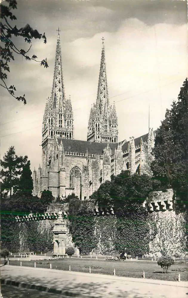 Catedral de Nossa Senhora de Estrasburgo — vista geral — editor desconhecido, número de série não visível - Frente