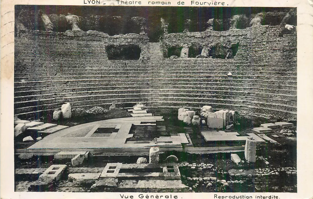 LYON - Teatro romano de Fourvière — Vista Geral — Reprodução proibida - Frente