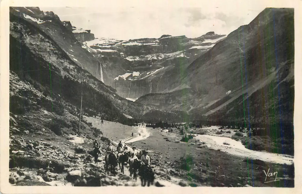 Gorges de l'Ubaye — paysage montagneux avec cavaliers — éditeur Yan, n° de série non lisible - Recto