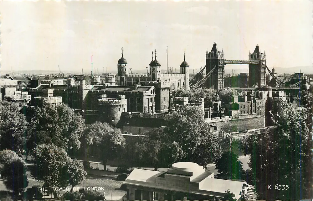 A Torre de Londres — vista panorâmica com o Ponte da Torre — editor K 6335 - Frente