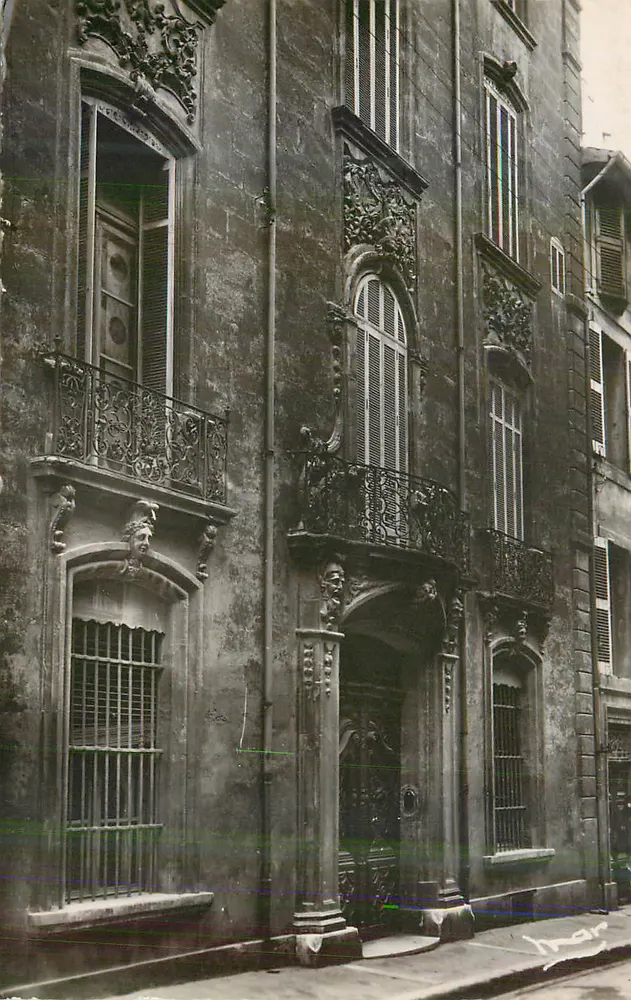 Fassade eines historischen Gebäudes in Toulouse — Verlag J. Mar - Vorderseite